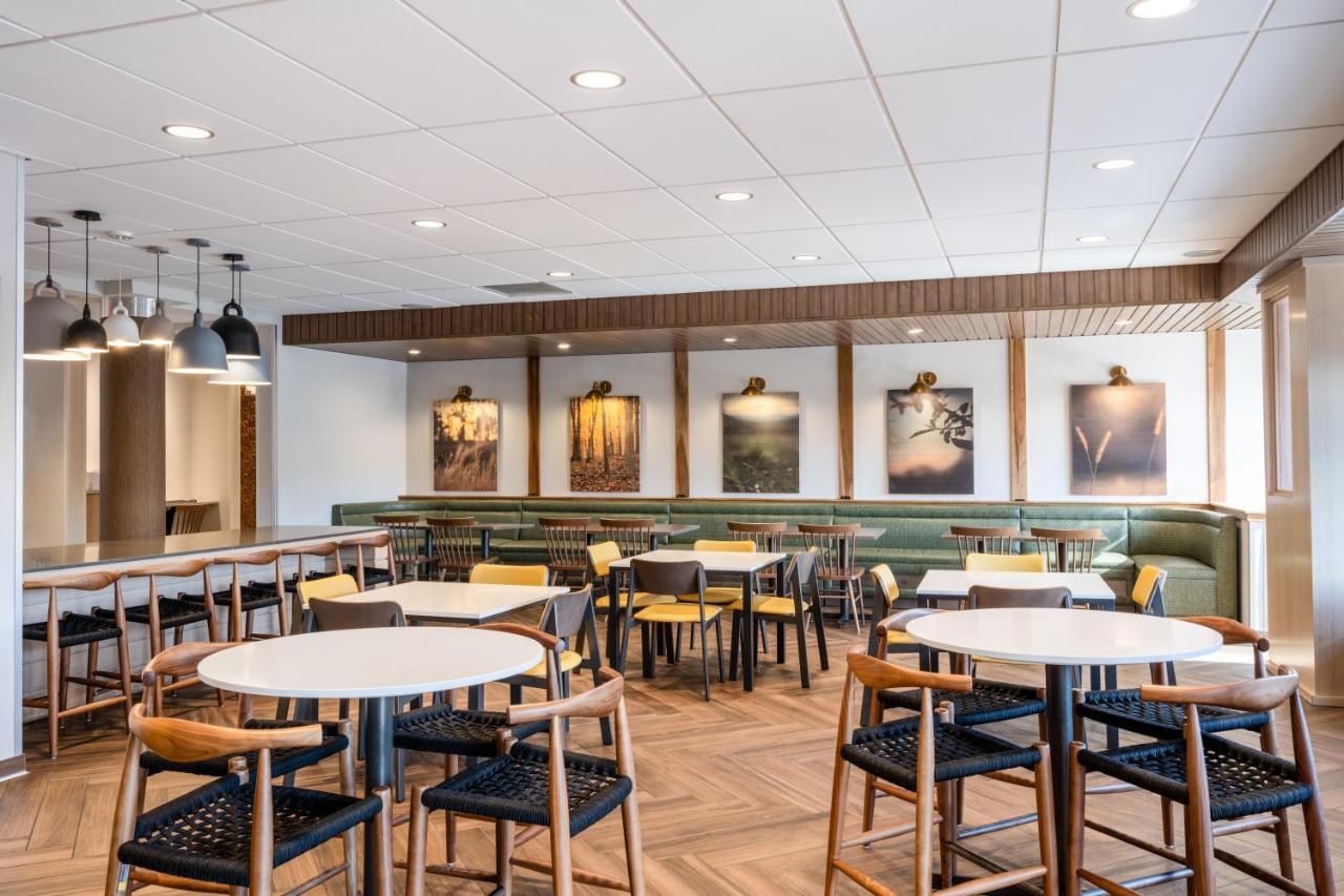 Fairfield Inn & Suites Minneapolis North Бруклин-Сентер Экстерьер фото