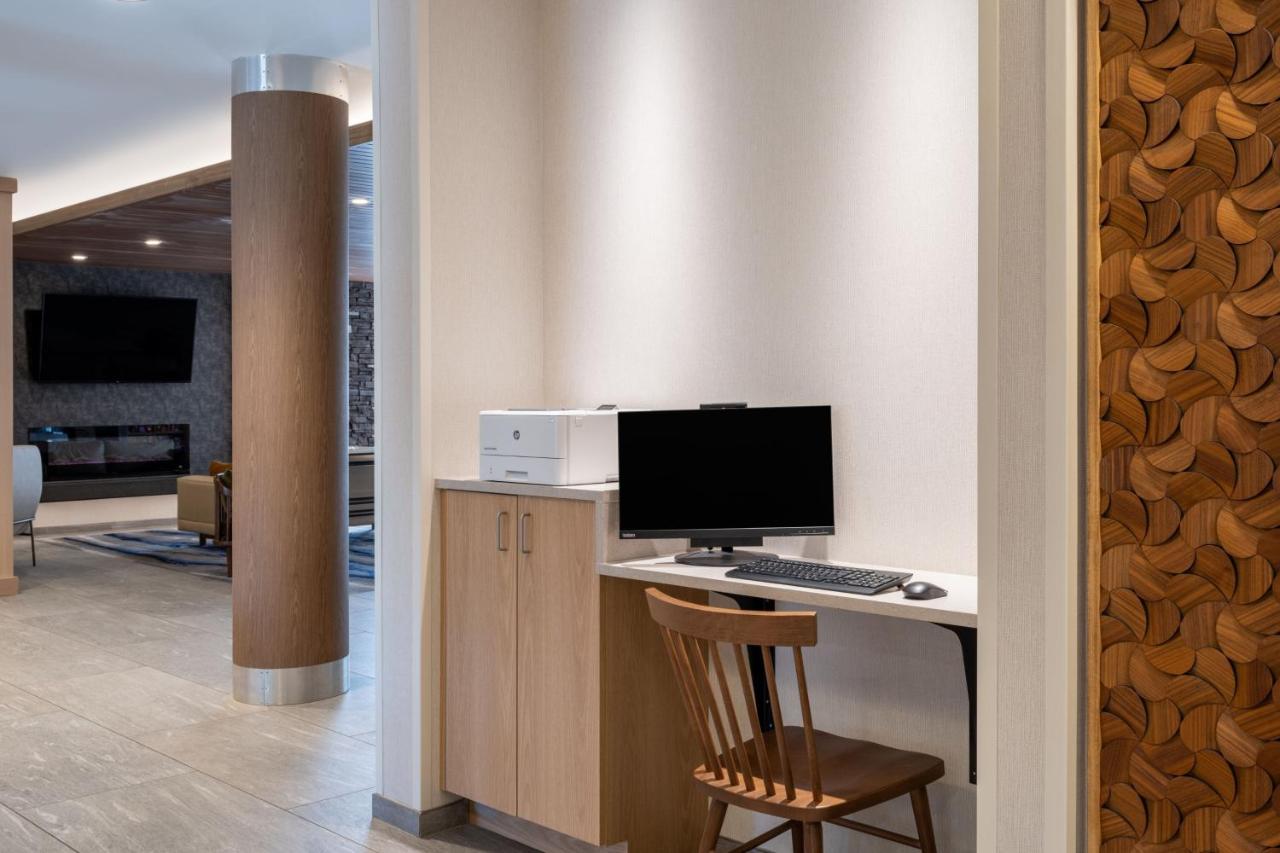 Fairfield Inn & Suites Minneapolis North Бруклин-Сентер Экстерьер фото